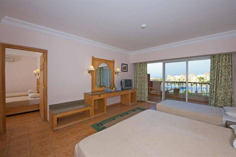 Pensee Royal Garden Beach Resort El Qoseir Exterior foto